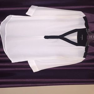 🌸 Black & white EXPRESS blouse